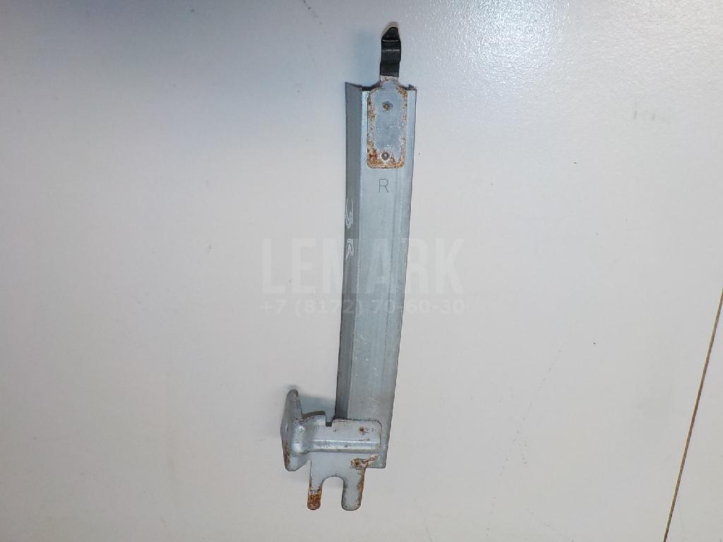 Направляющая стекла двери 82216JD000 Nissan