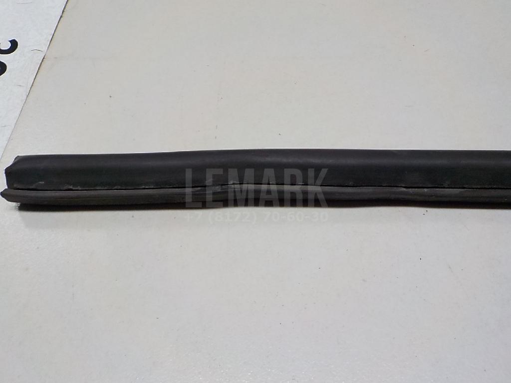 Уплотнитель (наружный) для  BMW X5 E70 2007-2013