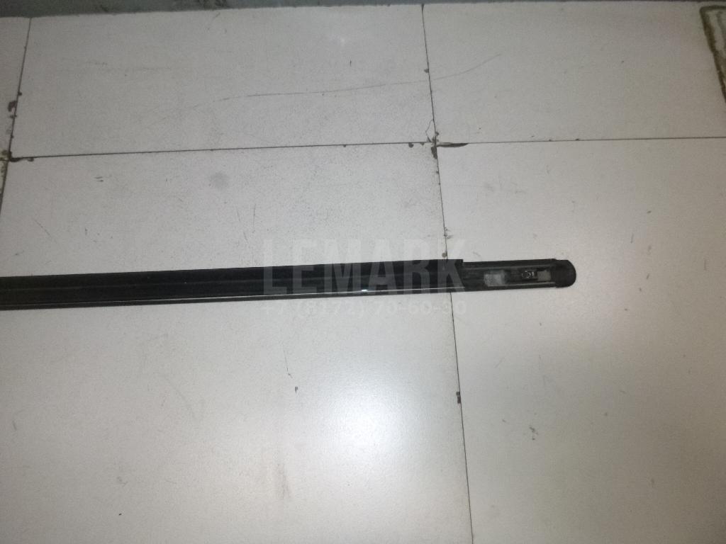 Накладка стекла заднего правого для  BMW 1-serie E82/E88 2007-2013