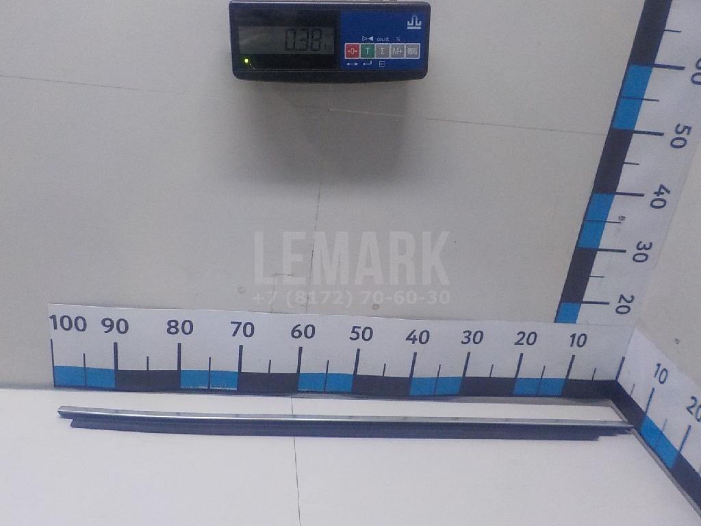 Накладка стекла заднего правого