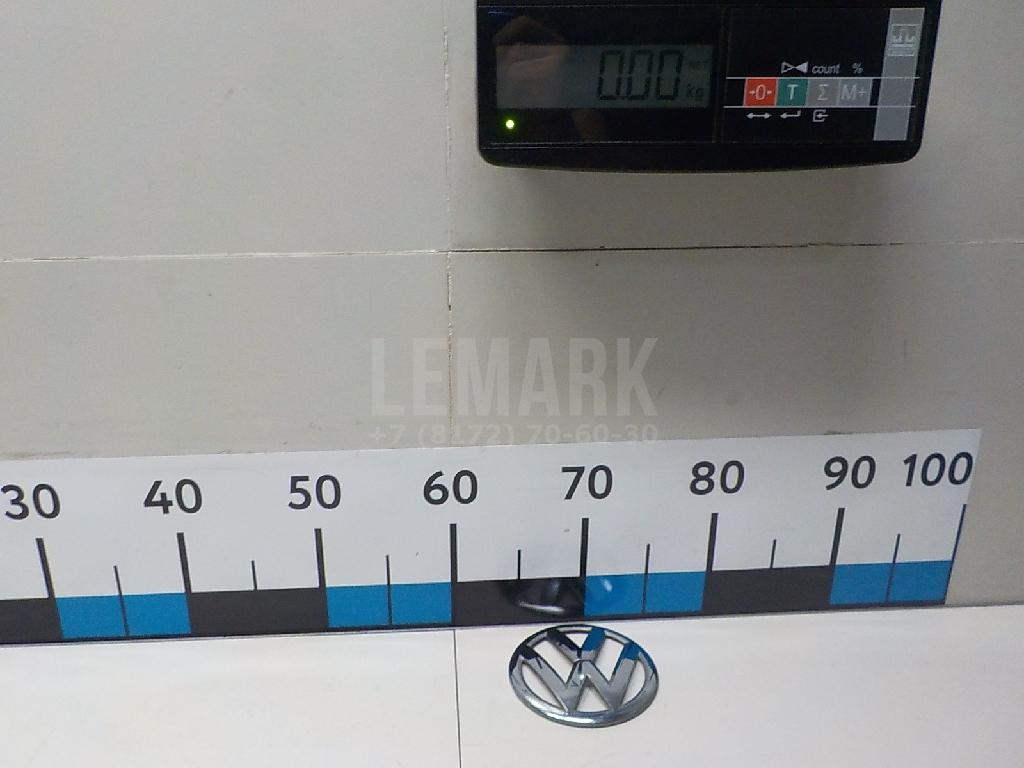 Эмблема на крышку багажника 5N0853630 VAG