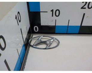 Эмблема на крышку багажника для Hyundai i30 2007-2012 с разборки состояние хорошее
