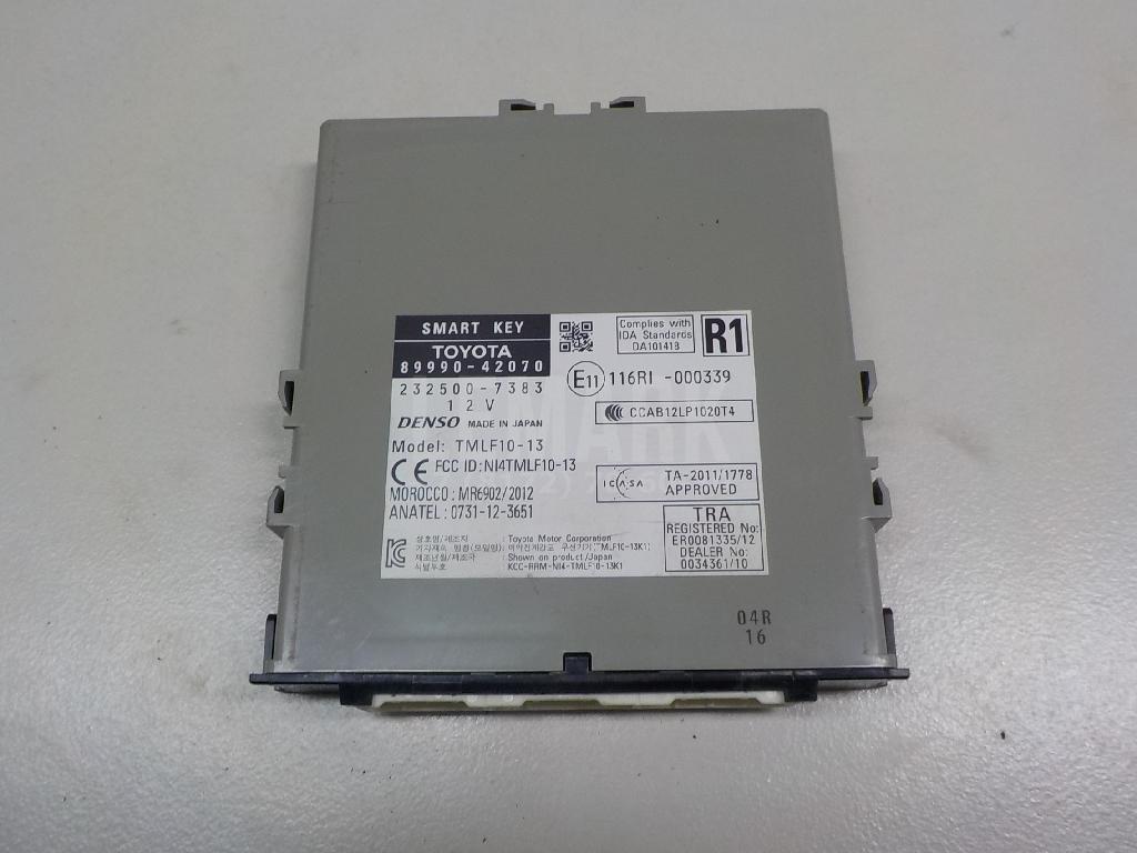 Блок управления центральным замком 8999042070 Toyota