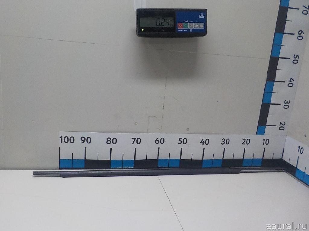 Накладка стекла заднего правого