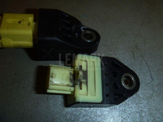 Датчик AIR BAG 8983133030 Toyota