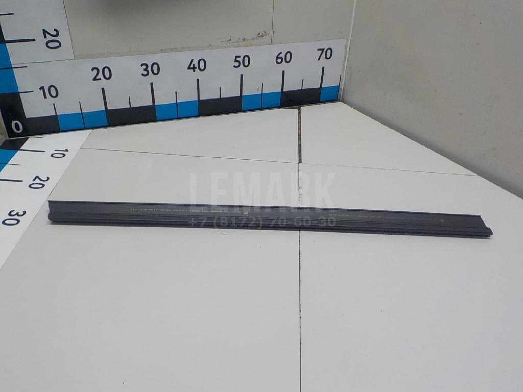 Накладка стекла переднего левого 5L0837479 VAG