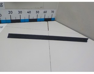 Накладка стекла переднего правого для Skoda Yeti 2009-2018 с разборки состояние отличное