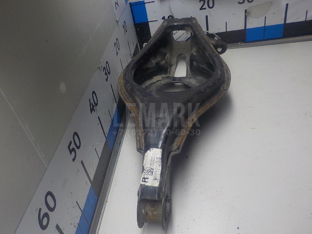 Рычаг задний поперечный правый