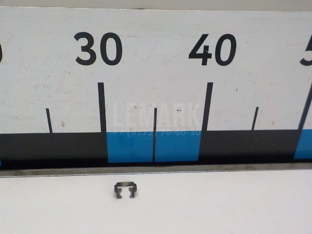 Крепеж форсунки 06A133047A VAG