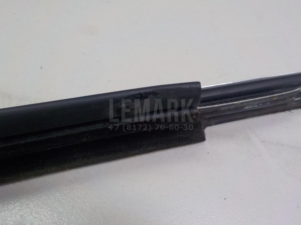 Накладка стекла переднего левого для  BMW 1-serie E87/E81 2004-2011