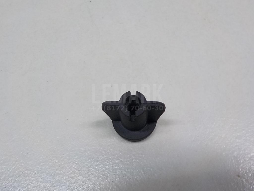 Крепеж 1382748 Ford