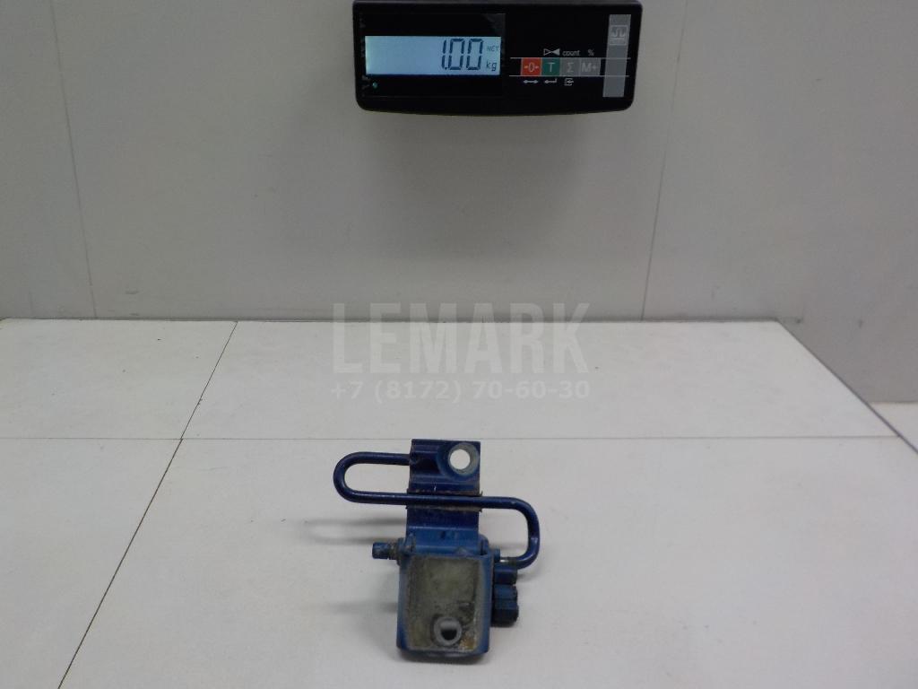 Петля двери передней правой нижняя 7L0831412 VAG
