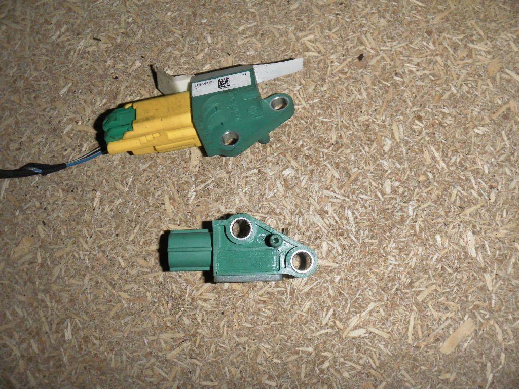 Датчик AIR BAG 3C0909606 VAG