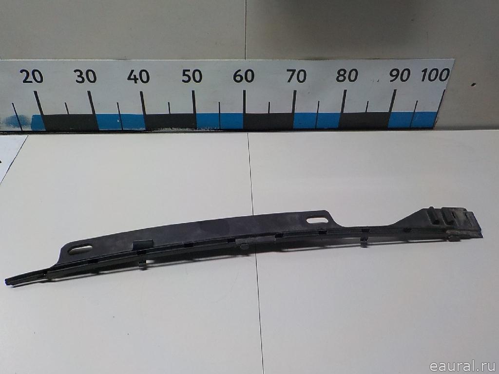 Направляющая заднего бампера
