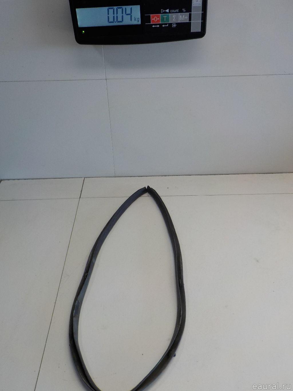 Уплотнитель капота