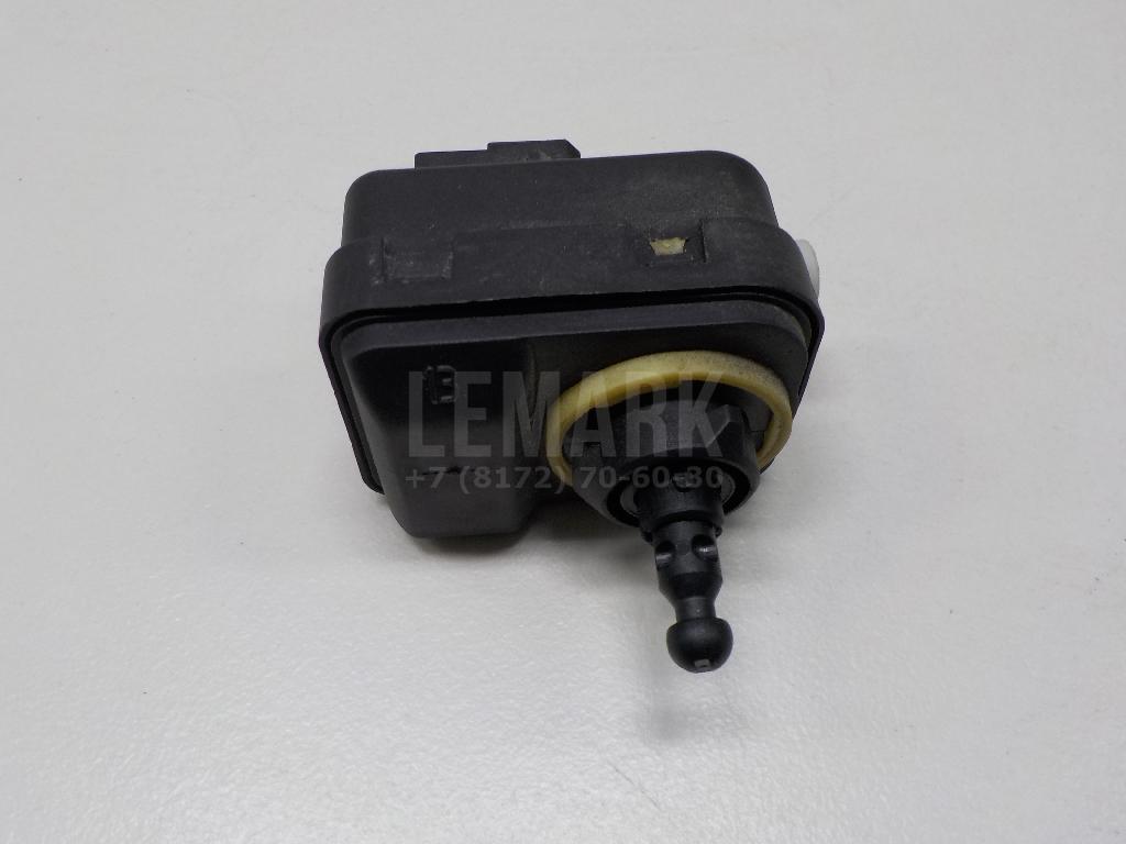 Моторчик корректора фары 8566112010 Toyota