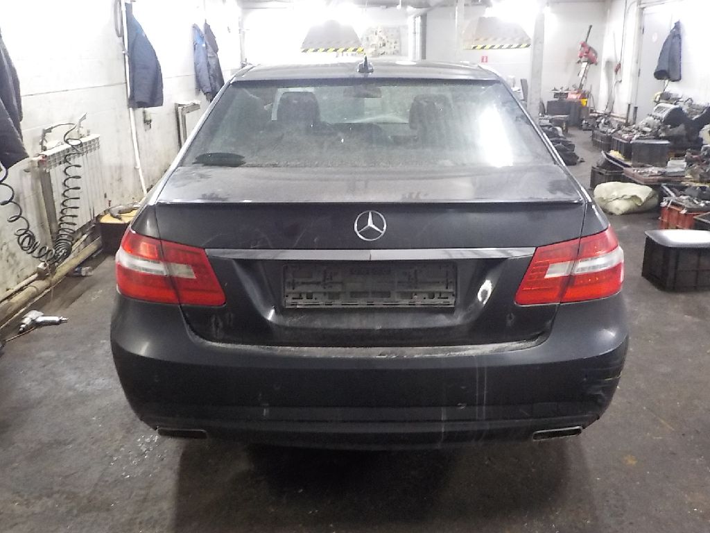 Mercedes E-Klasse W212 Mopf Kotflügel Scheinwerfer Schloßträger In