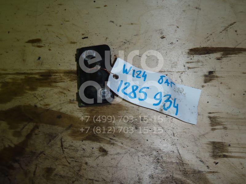 Ответная часть замка багажника для Mercedes Benz W124 1984-1993 в Москве