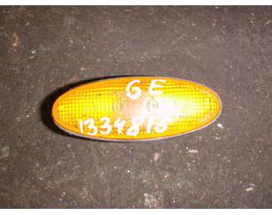 Повторитель на крыло желтый для Mazda 323 (BJ) 1998-2003 БУ состояние отличное