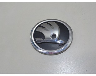 Эмблема на крышку багажника для Skoda Rapid 2013-2020 с разборки состояние отличное