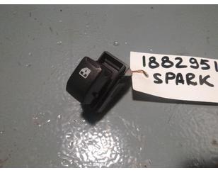 Кнопка стеклоподъемника для Chevrolet Spark 2010-2015 с разборки состояние отличное