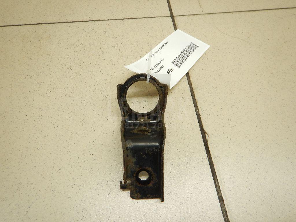 Кронштейн радиатора 1653328030 Toyota