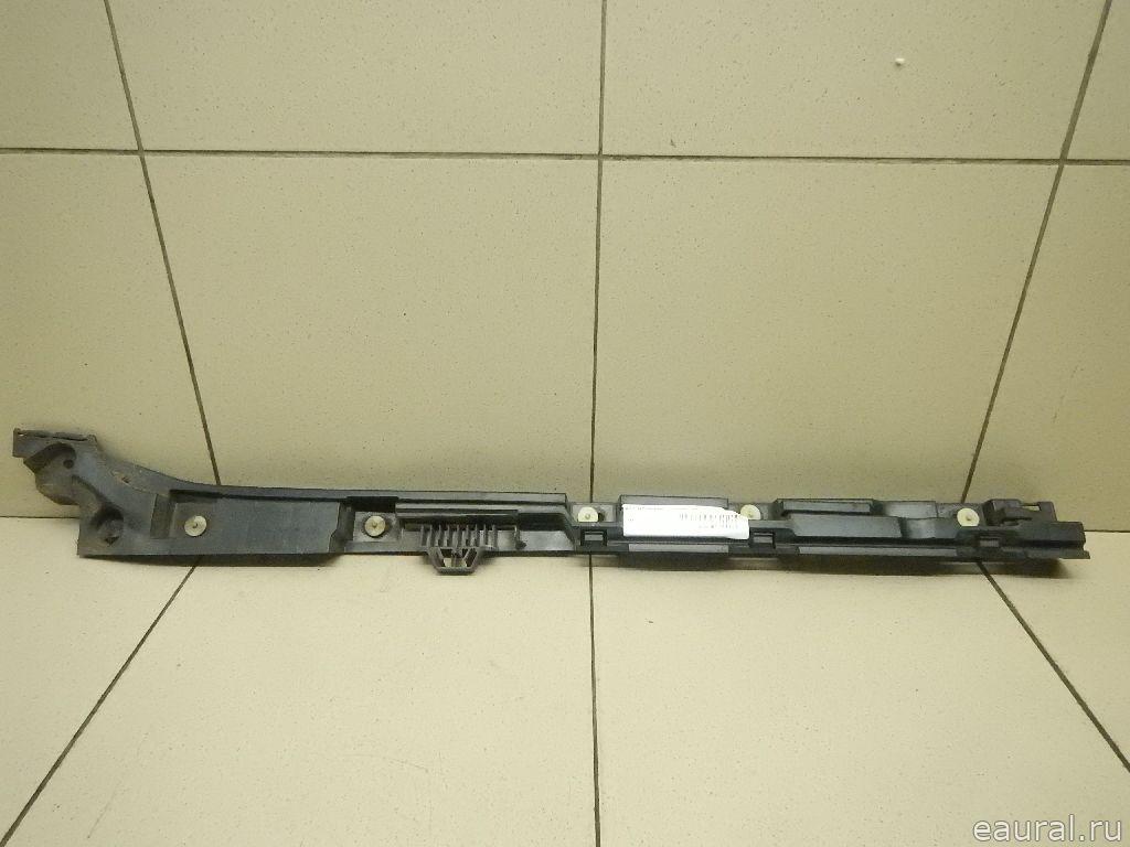 Кронштейн накладки на порог (наружней)