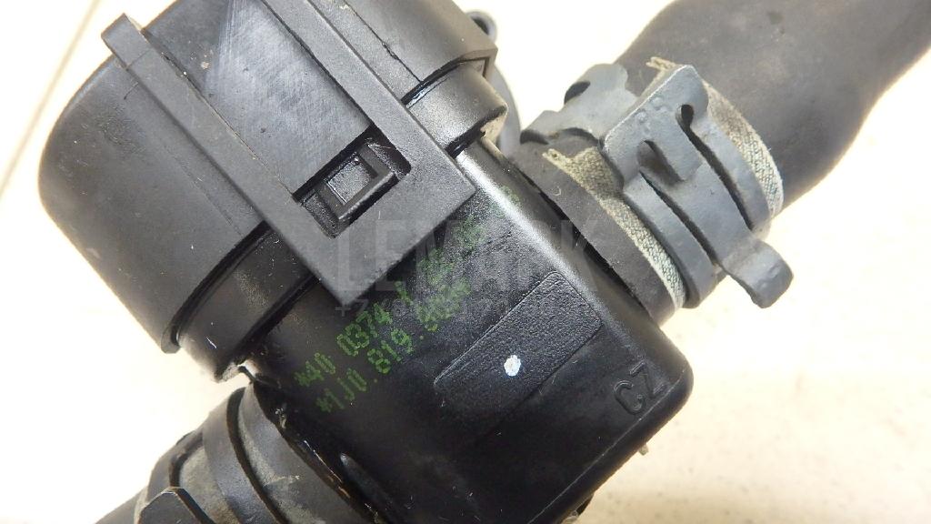 Патрубок отопителя для  Audi V8 1988-1994