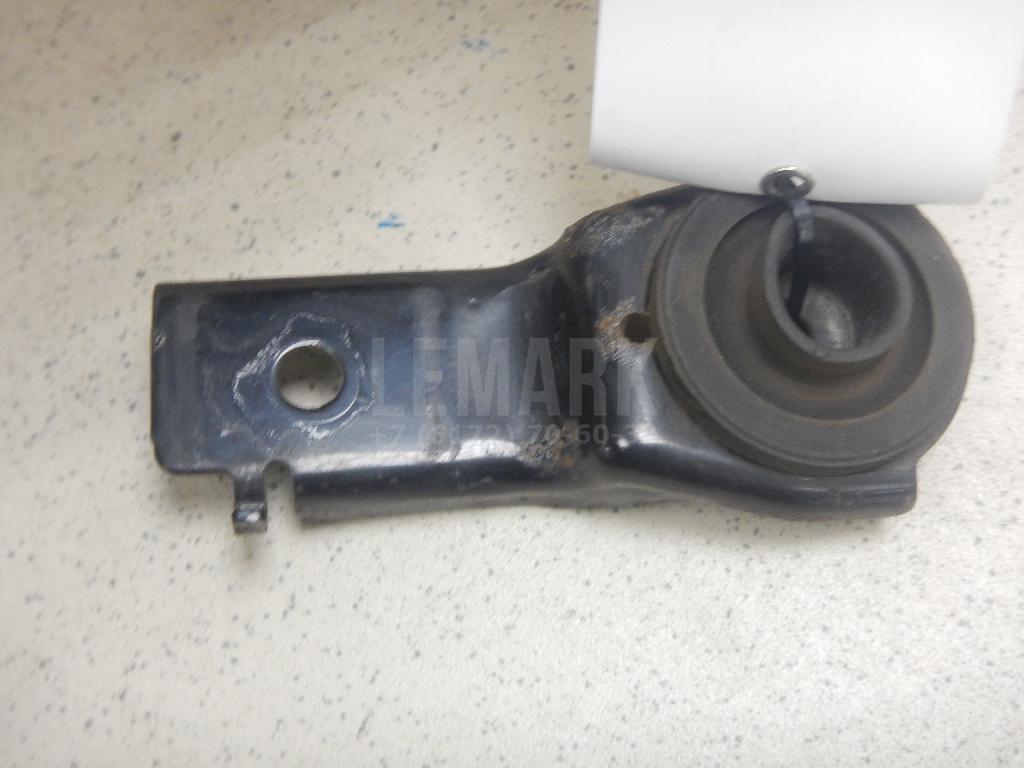 Кронштейн радиатора 1653328030 Toyota