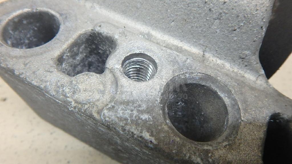 Кронштейн КПП для  BMW 3-serie E90/E91 2005-2012