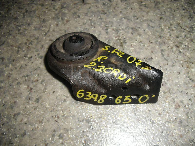Кронштейн радиатора 253332B100 Hyundai-Kia