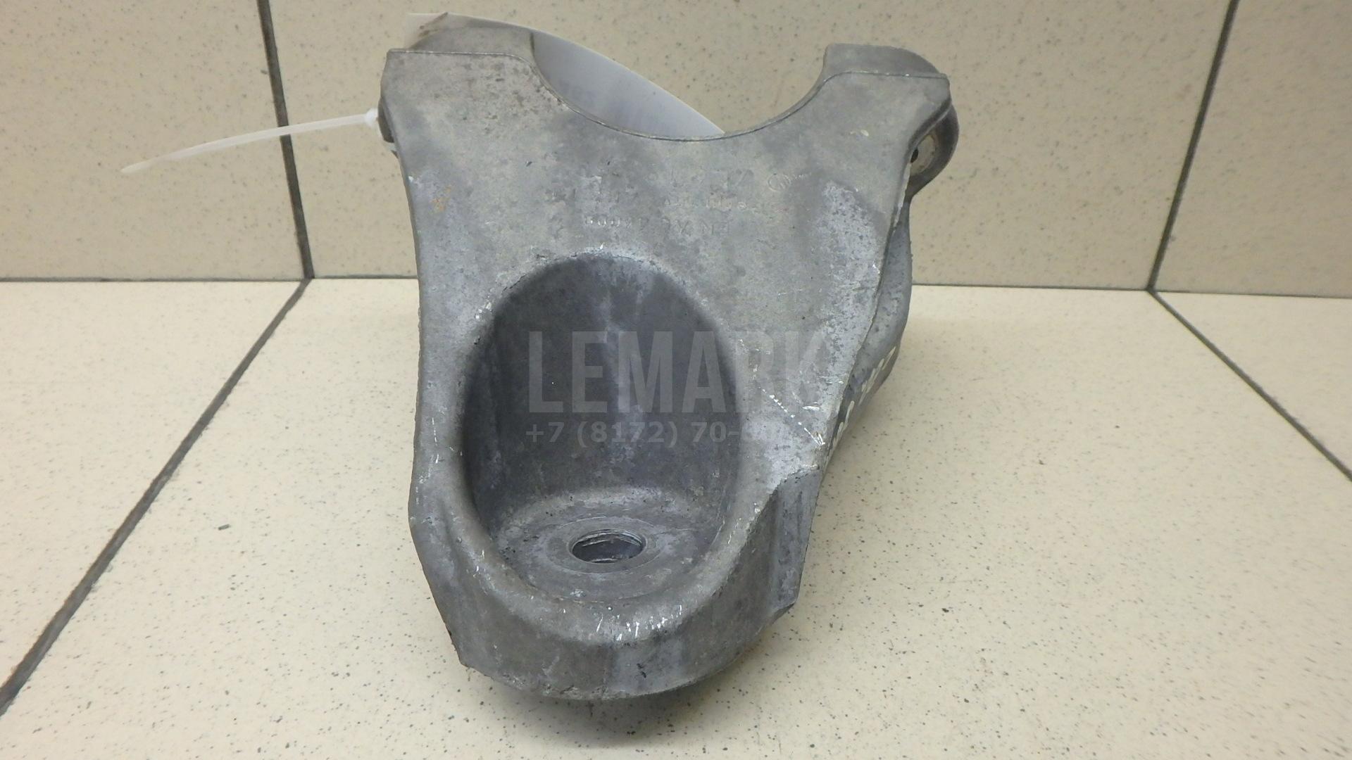 Кронштейн двигателя левый 7L6199307A VAG
