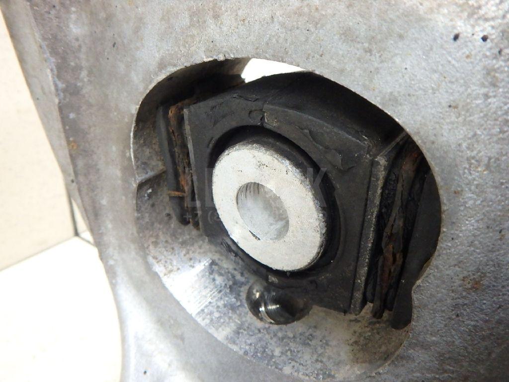 Кулак поворотный задний правый для  BMW 1-serie E82/E88 2007-2013