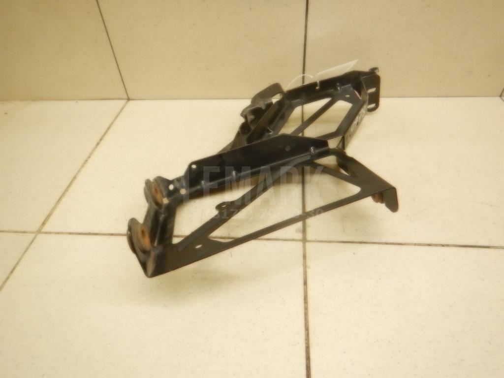 Кронштейн радиатора для  Citroen C4 2004-2011
