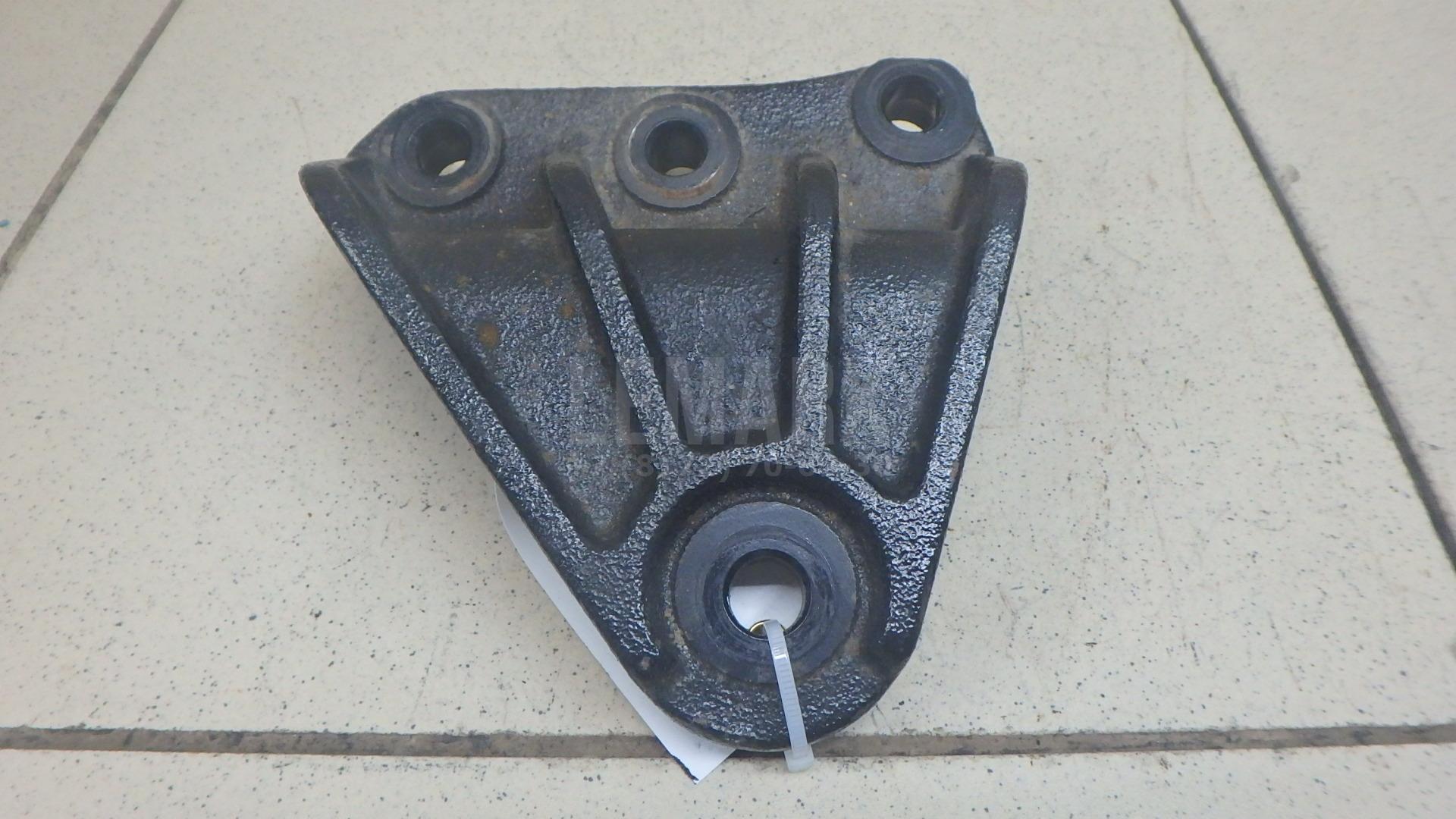 Кронштейн опоры двигателя 21825D3410 Hyundai-Kia