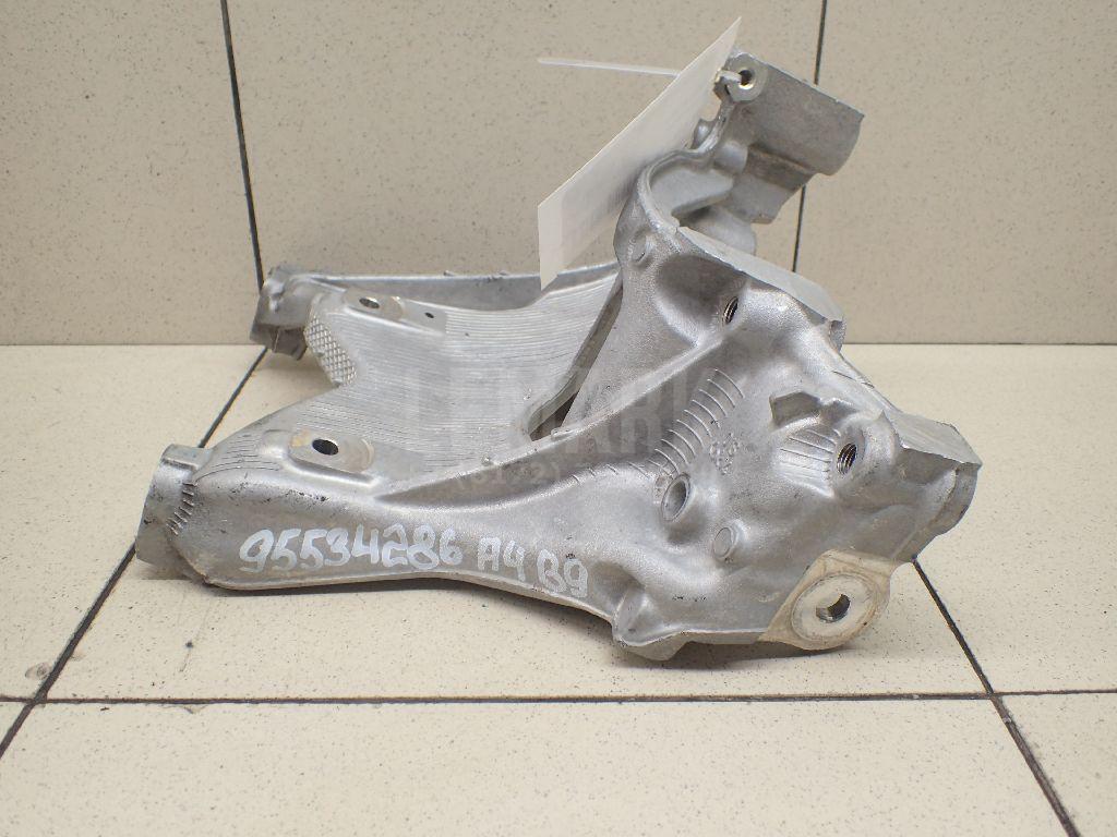 Кронштейн передней балки для  Cadillac De Ville 1999-2005