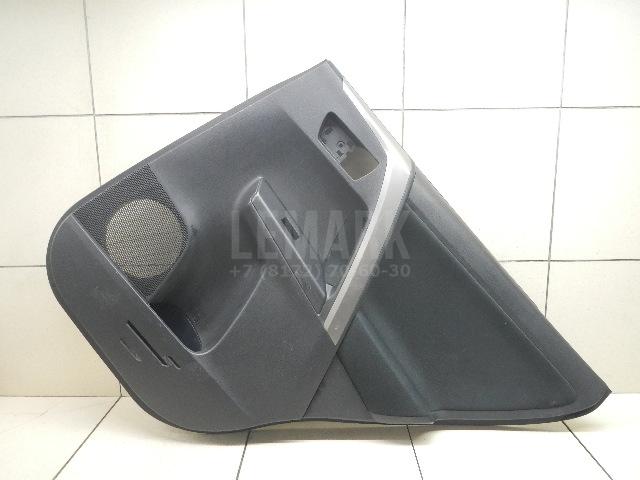 Обшивка двери задней правой 6763042570C0 Toyota