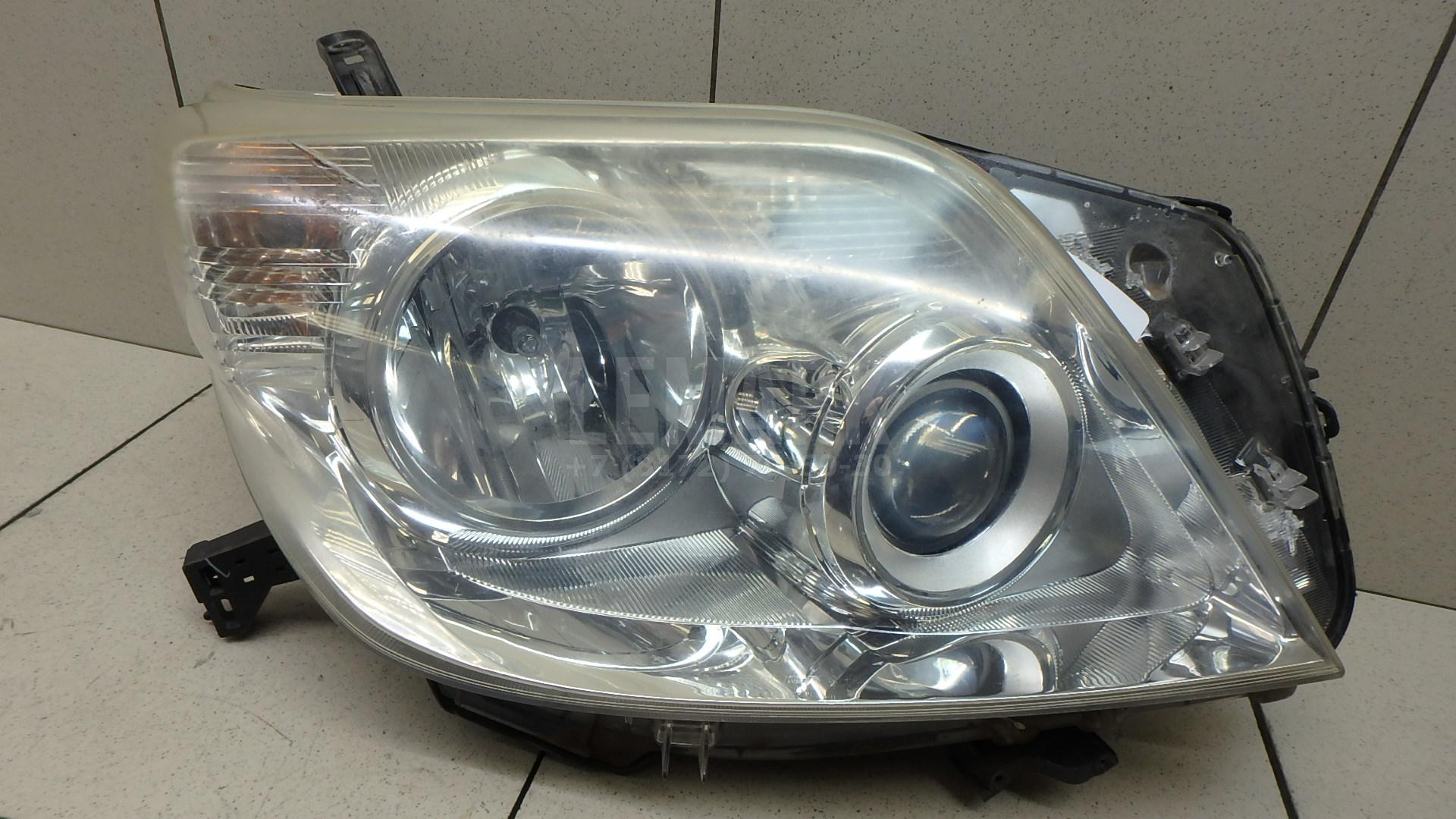 Фара правая 8113060E20 Toyota