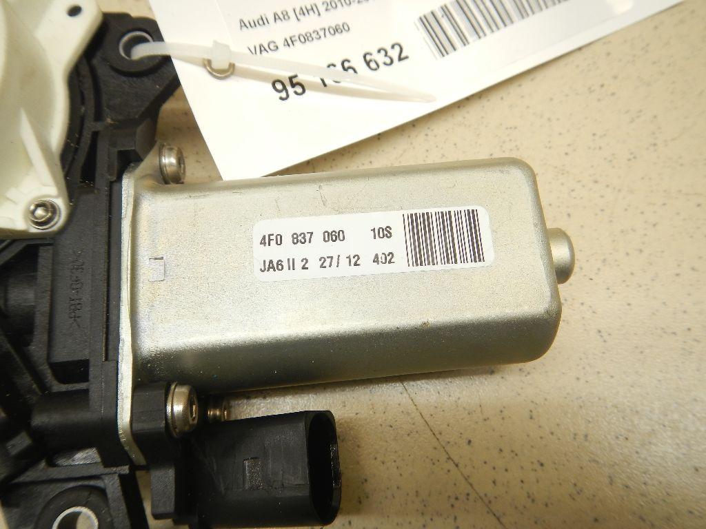 Механизм замка двери для  Audi V8 1988-1994