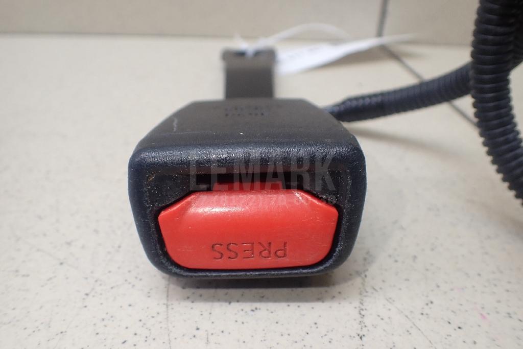 Ответная часть ремня безопасности 7323042220C0 Toyota