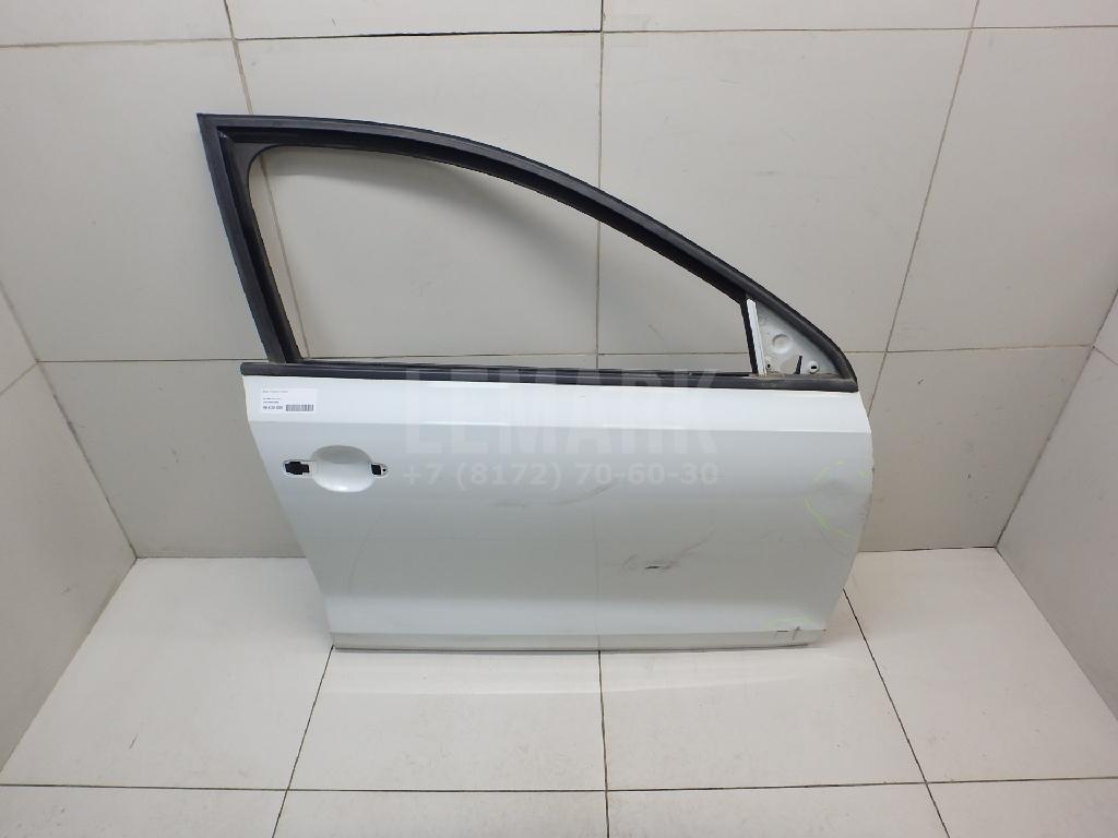 Дверь передняя правая 5C6831056B VAG