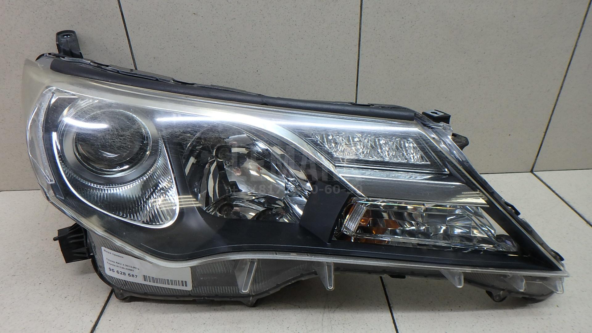 Фара правая 8113042562 Toyota
