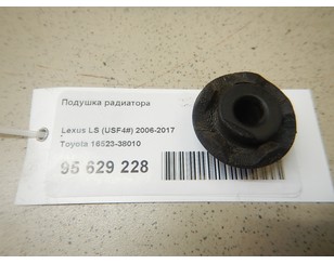 Подушка радиатора для Lexus GS 300/400/430 2005-2011 БУ состояние отличное