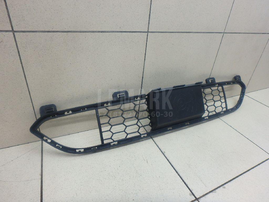 Решетка в бампер центральная для  BMW 2-serie F45/F46 Tourer 2015-2022