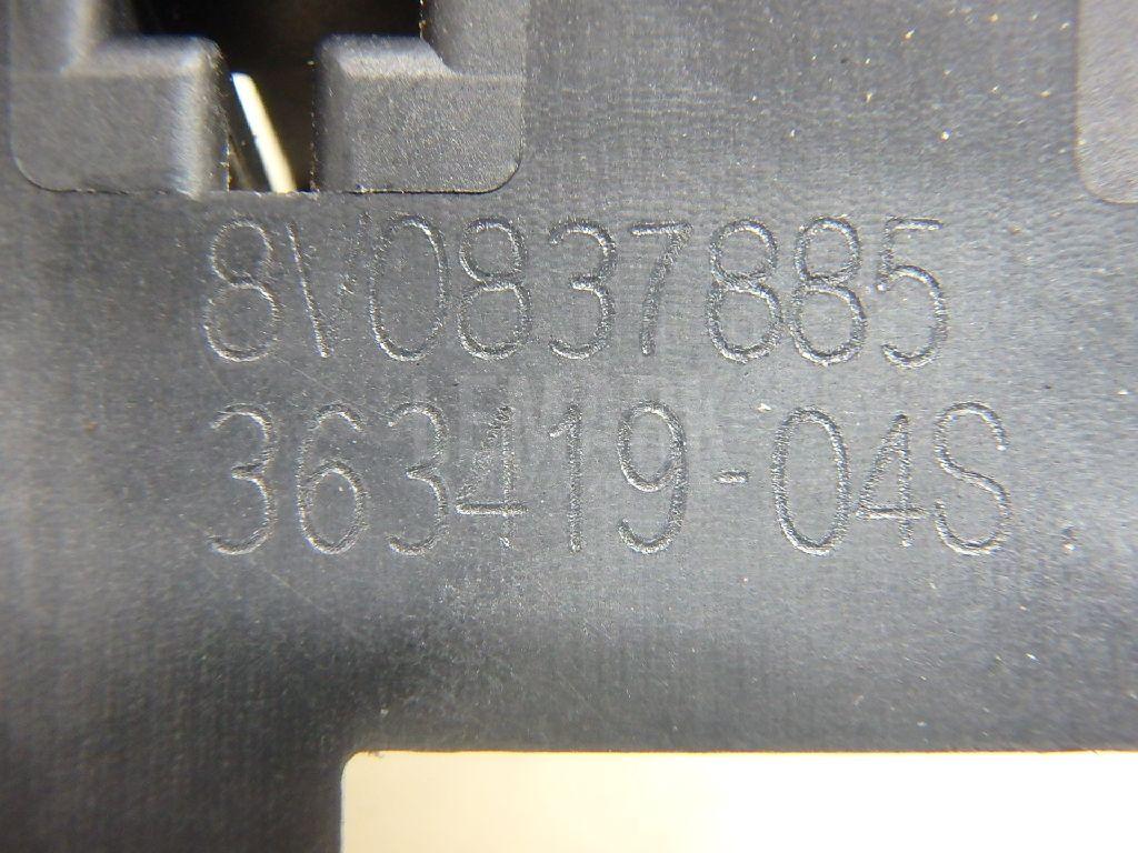 Кронштейн ручки для  Audi V8 1988-1994