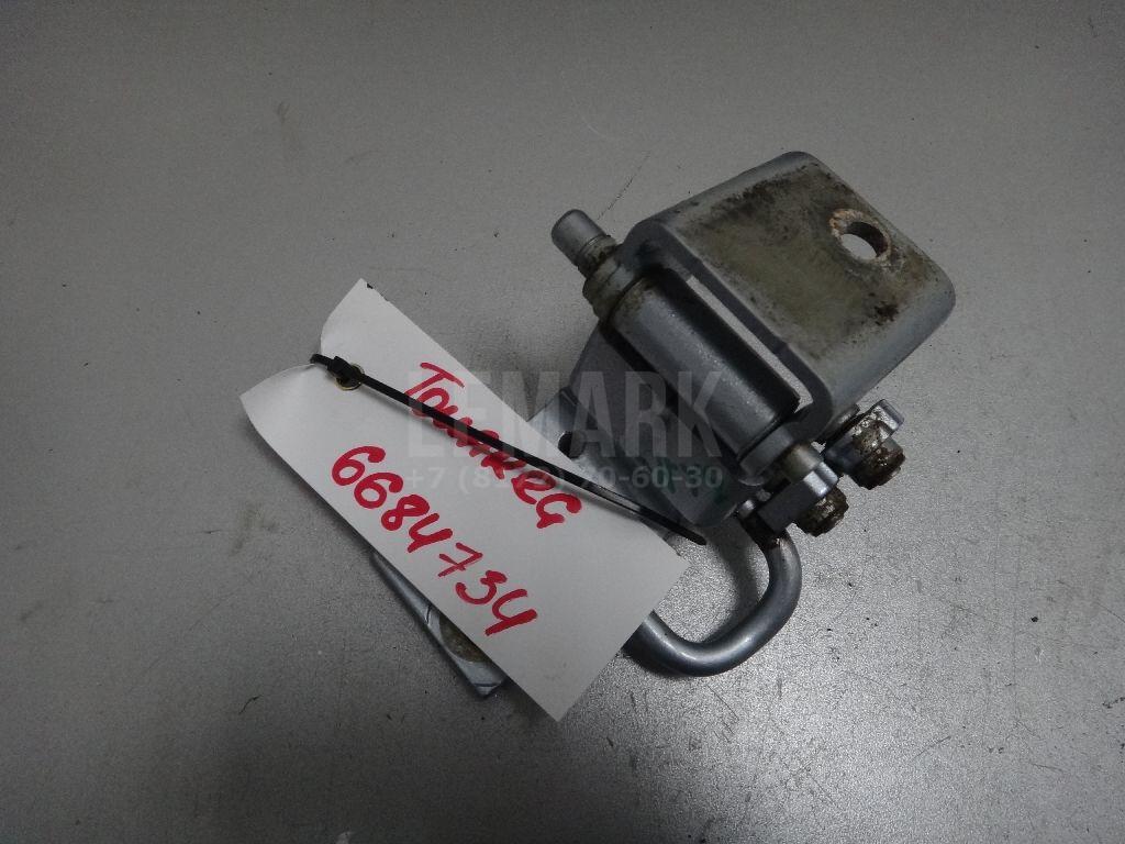 Петля двери задней левой нижняя 7L0833411 VAG