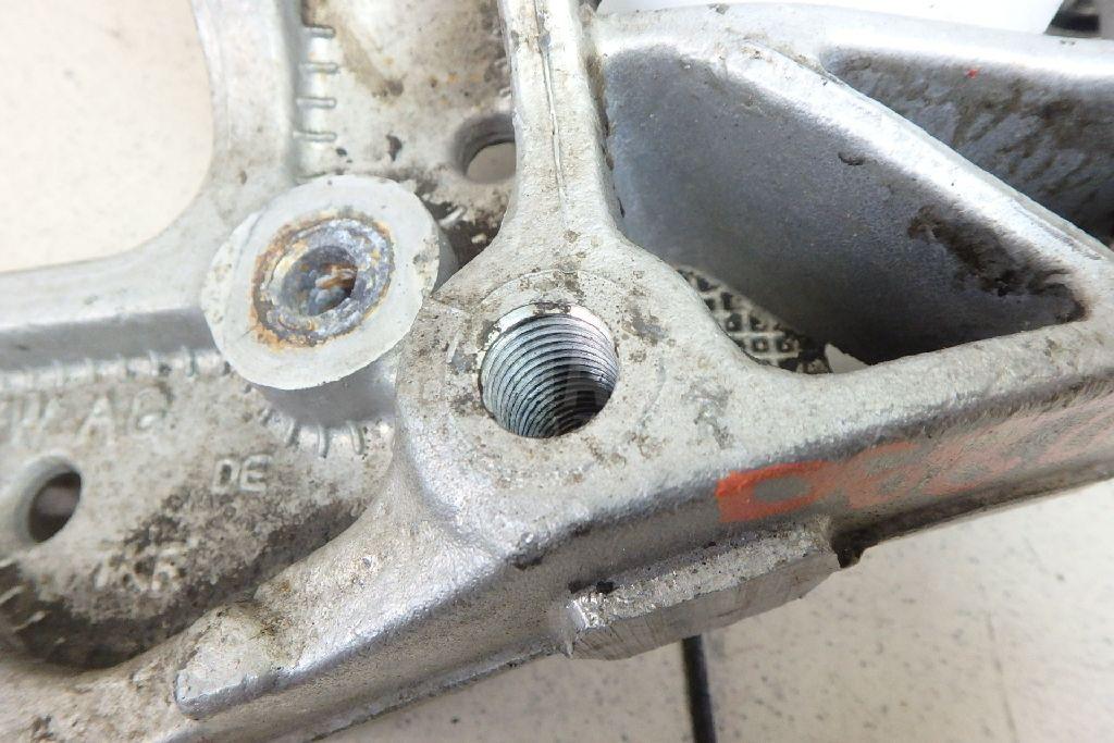 Кронштейн переднего рычага для  BMW X5 E53 2000-2007