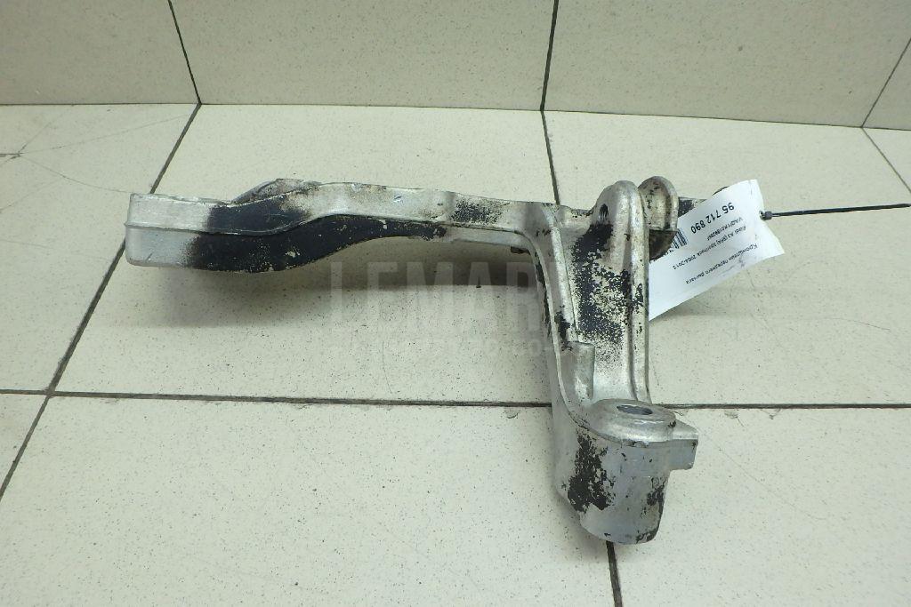 Кронштейн переднего рычага для  BMW X5 E53 2000-2007