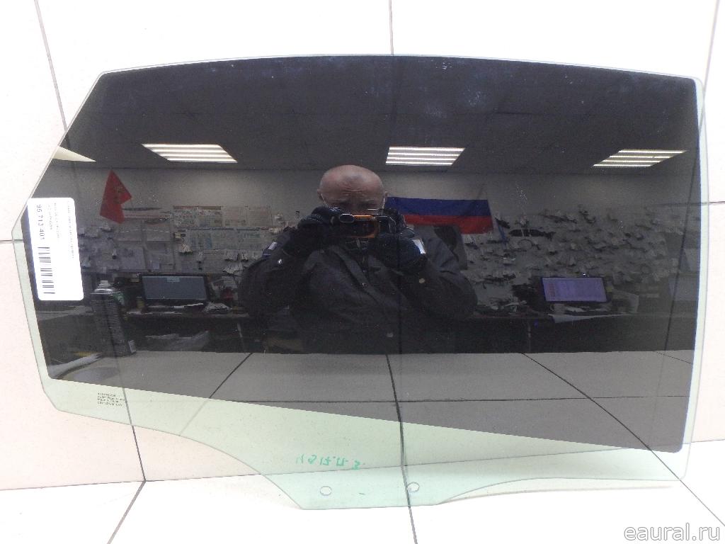 Стекло двери задней правой
