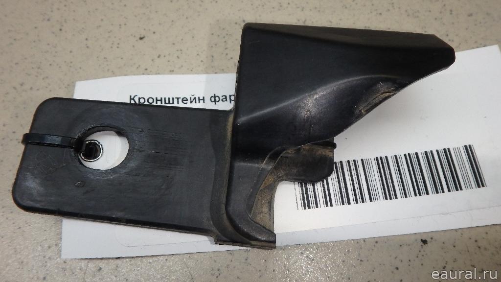 Кронштейн фар правый